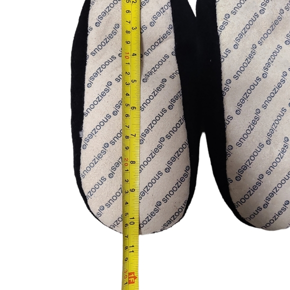 Snoozies elephant slippers - Picture 7 of 7